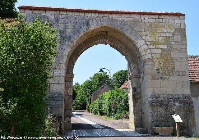 Porte de Cosne de Saint-Vérain