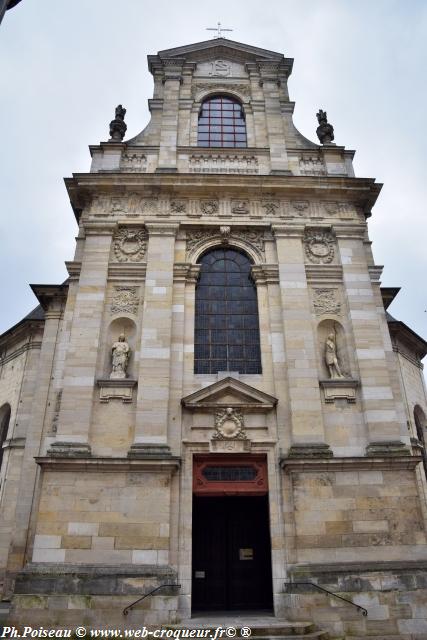 Église Saint Pierre de Nevers Nièvre Passion