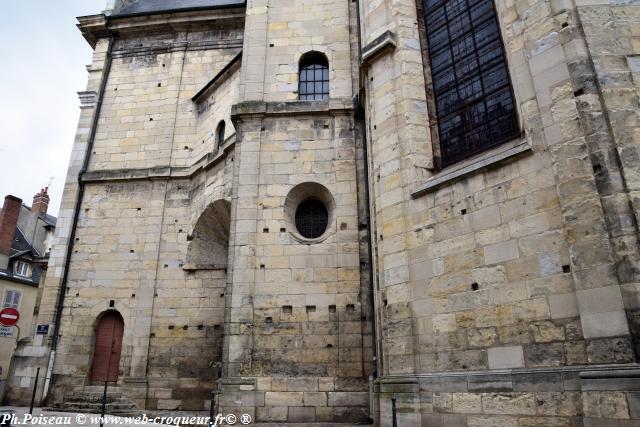 Église Saint Pierre de Nevers Nièvre Passion