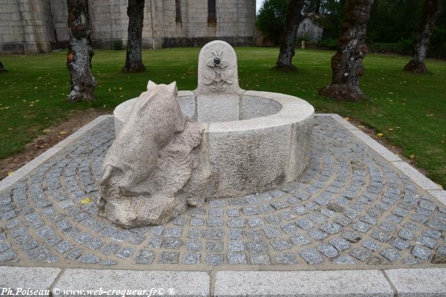 Fontaine du Sanglier de Dun les Places Nièvre Passion