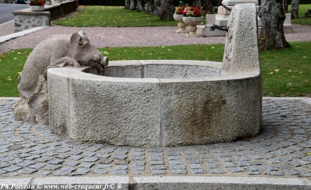 Fontaine du Sanglier de Dun les Places