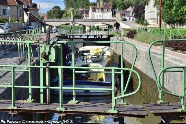 Écluse N°47 du Canal du Nivernais Nièvre Passion