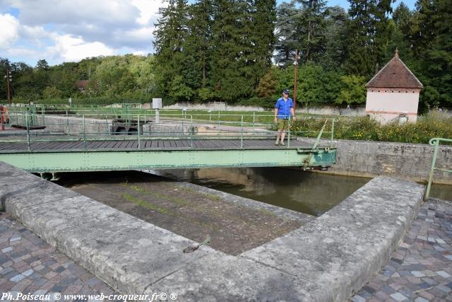 Écluse N°47 du Canal du Nivernais Nièvre Passion