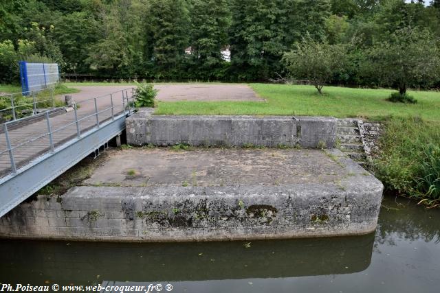 Écluse du Canal du Nivernais Nièvre Passion