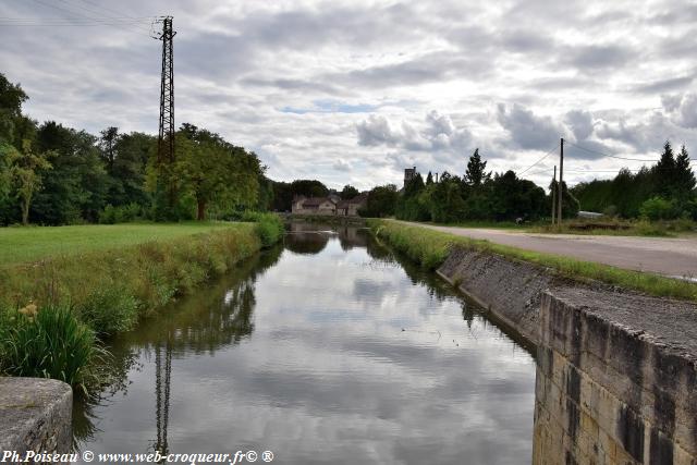 Écluse du Canal du Nivernais Nièvre Passion