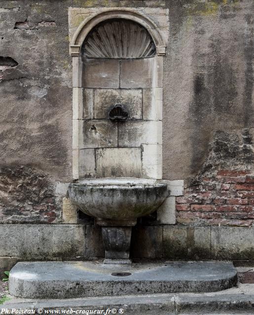 Fontaine à Coquille de Clamecy Nièvre Passion