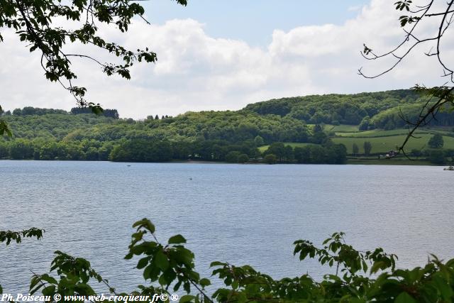 Lac de "Pannecière"