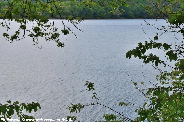 Lac de "Pannecière"