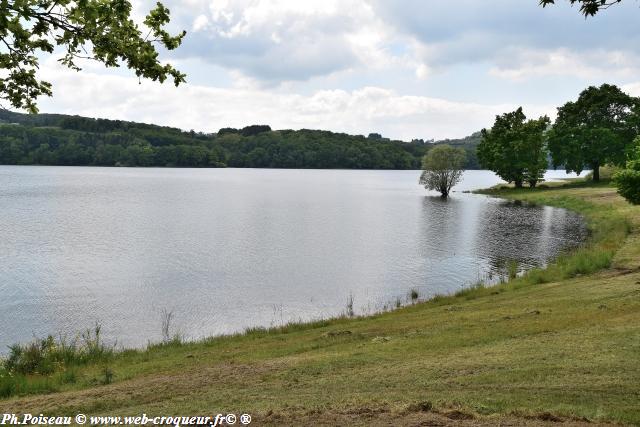 Lac de "Pannecière"