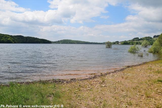 Lac de Pannecière