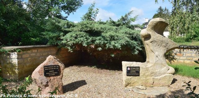 Stèle aux Morts de Châtillon en Bazois Nièvre Passion