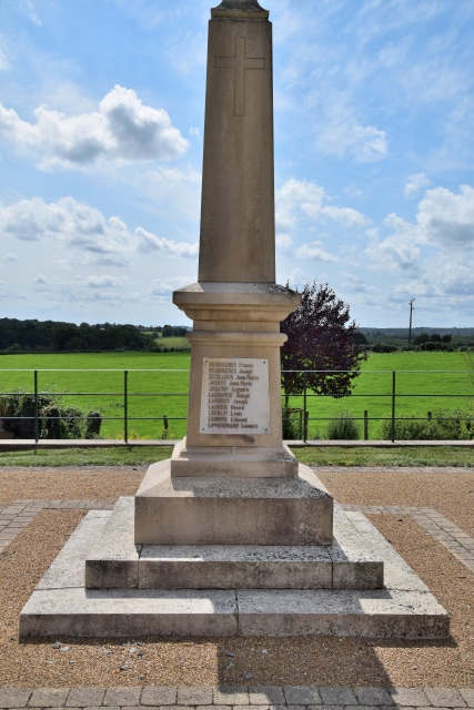 Monument aux morts de Saint Hilaire en Morvan Nièvre Passion
