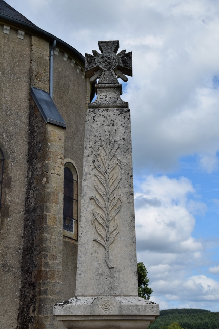 Monument aux morts de Saint Hilaire en Morvan Nièvre Passion