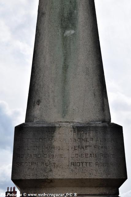 Monument aux Morts de Château Chinon Nièvre Passion