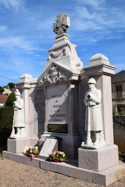 Monument aux Morts de Châtillon-en-Bazois
