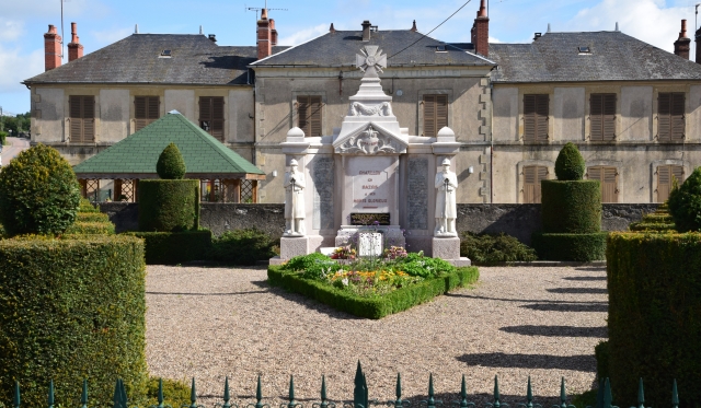 Monument aux Morts de Châtillon en Bazois