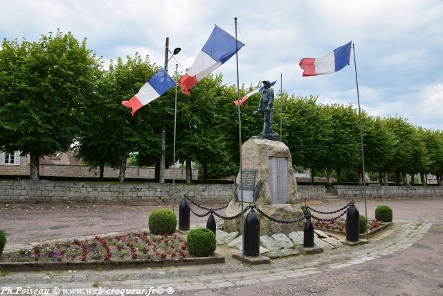 Monument aux Morts de Lormes