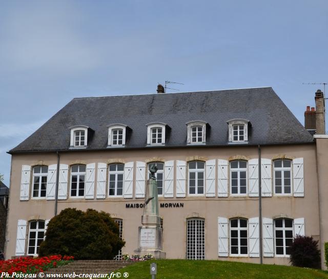 Monument aux Morts de Château Chinon Nièvre Passion