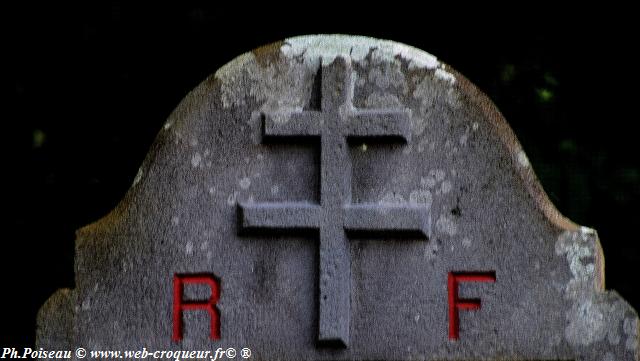 Monument à la mémoire d'un résistant Nièvre Passion