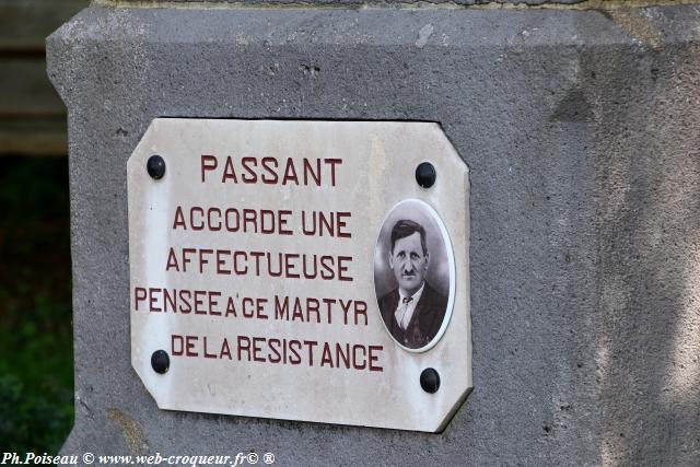 Monument à la mémoire d'un résistant Nièvre Passion