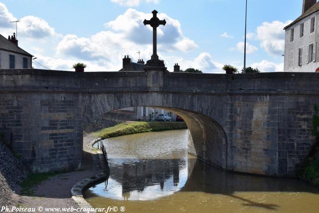 Pont du Canal de Châtillon en Bazois Nièvre Passion