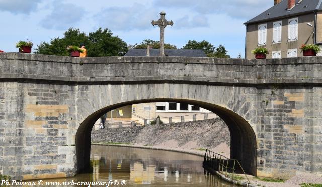 Pont du Canal de Châtillon en Bazois Nièvre Passion