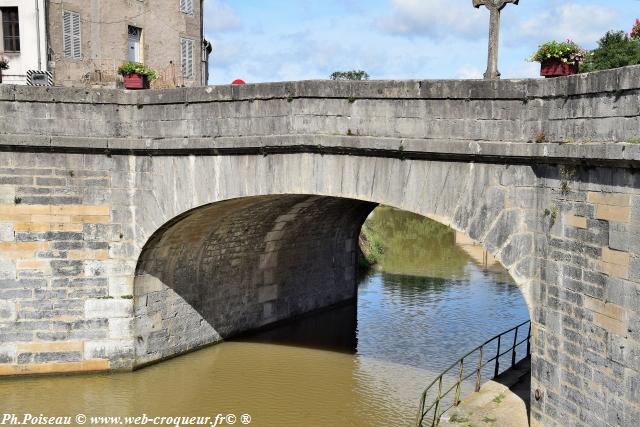 Pont du Canal de Châtillon en Bazois Nièvre Passion
