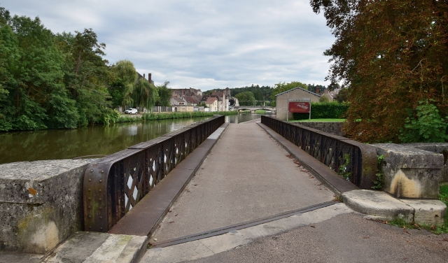 Pont du quai du Perthuis