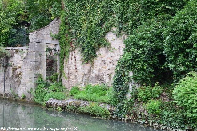 Quai des Moulins de Clamecy