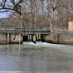 Pont sur la Nièvre à Guerigny