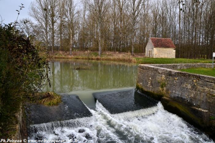 Pont sur la Nièvre à Guerigny Nièvre Passion