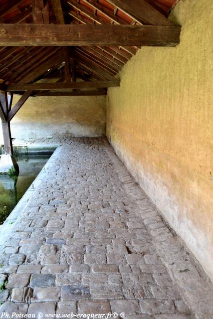 Lavoir de Saint Parize le Châtel