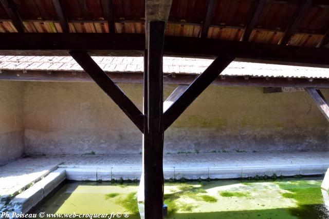 Lavoir de Saint Parize le Châtel