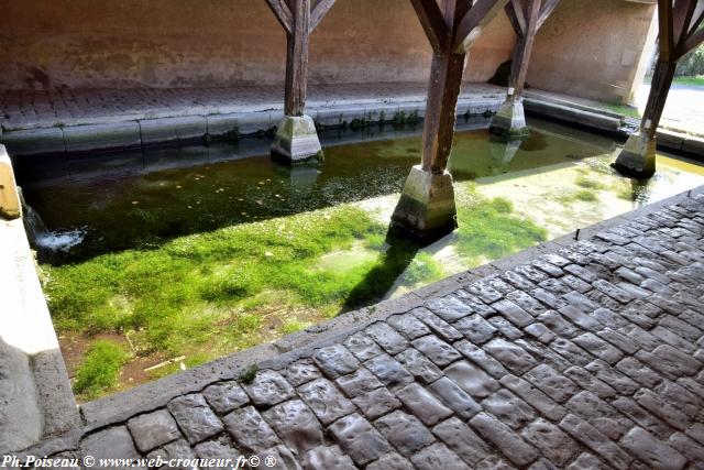 Lavoir de Saint Parize le Châtel