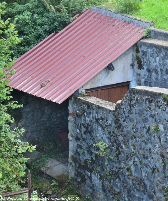 Lavoir privé de la commune de Lormes
