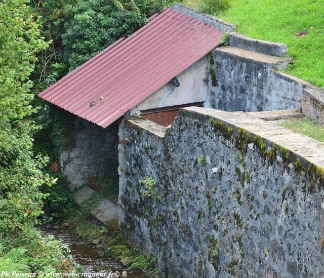 Lavoir privé de la commune de Lormes