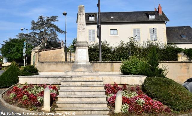 Monument aux morts de coulanges les Nevers