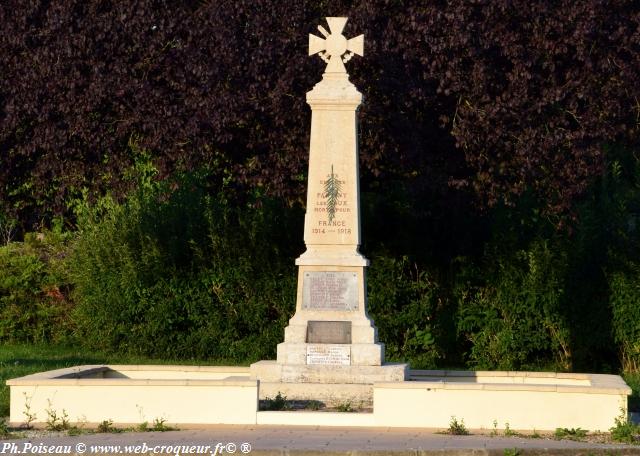 Monument aux Morts de Parigny les Vaux