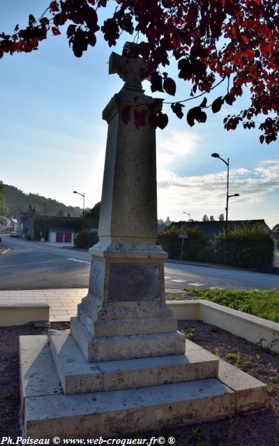 Monument aux Morts de Parigny les Vaux