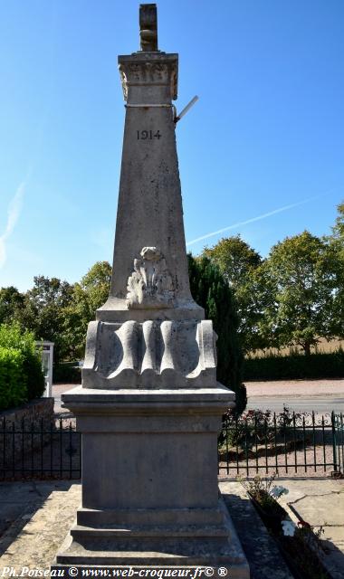Monument aux morts de Saint Jean Aux Amognes