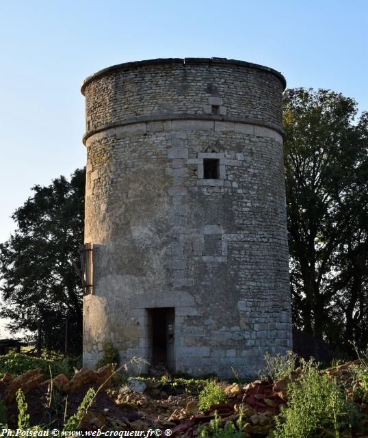 Ancien Moulin à vent de Thouez