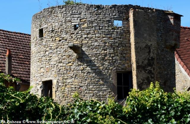 La tour de Saint Pierre le Moûtier Nièvre Passion