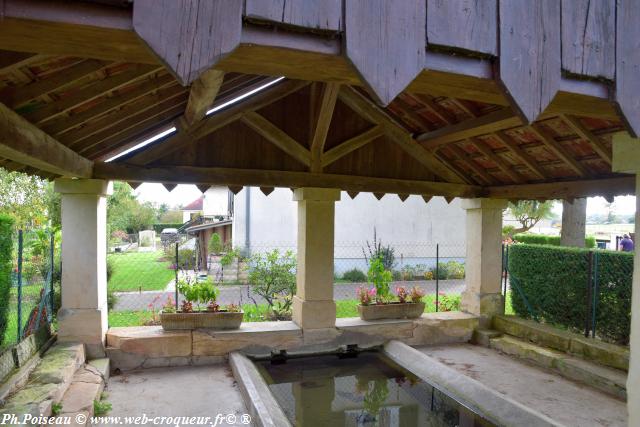 Lavoir couvert de Tazière