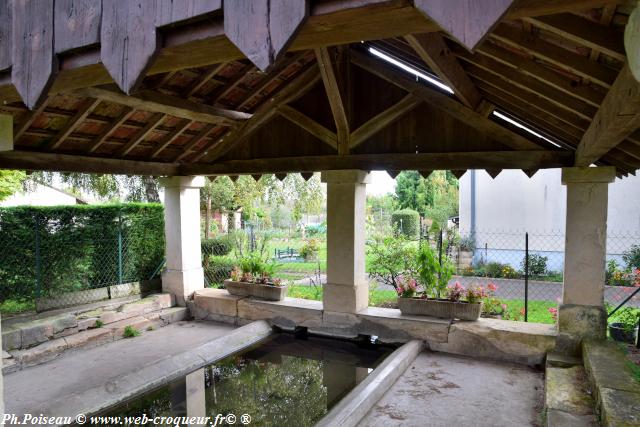Lavoir couvert de Tazière