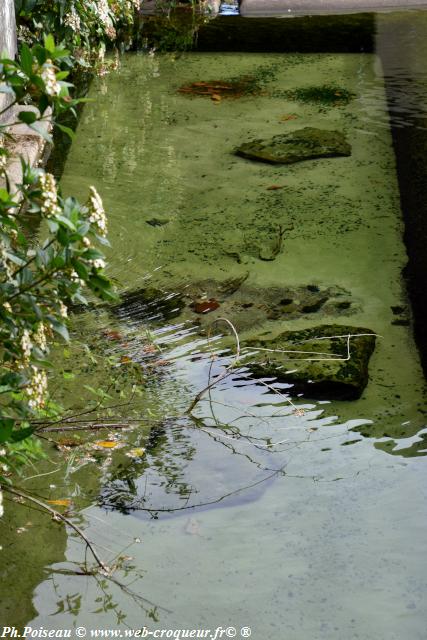 Lavoir de la source de Tazière