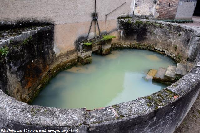 Lavoir de Armes place de la fontaine