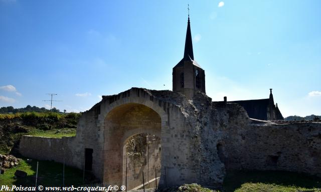 Château de Moulin en Gilbert Nièvre Passion