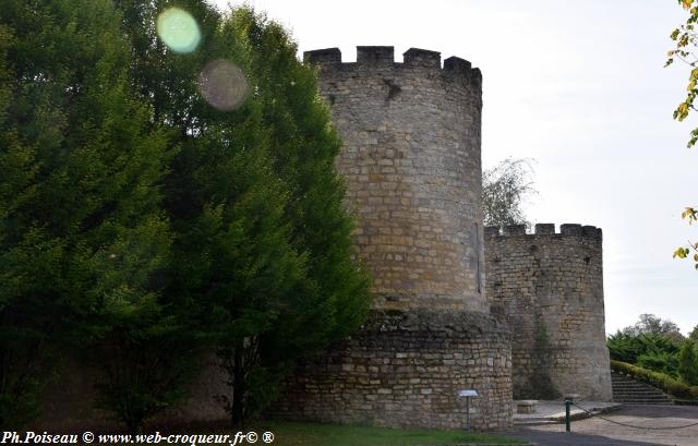 Château de Decize et ses remparts