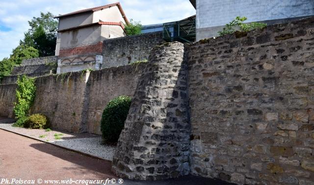 Château de Decize et ses remparts
