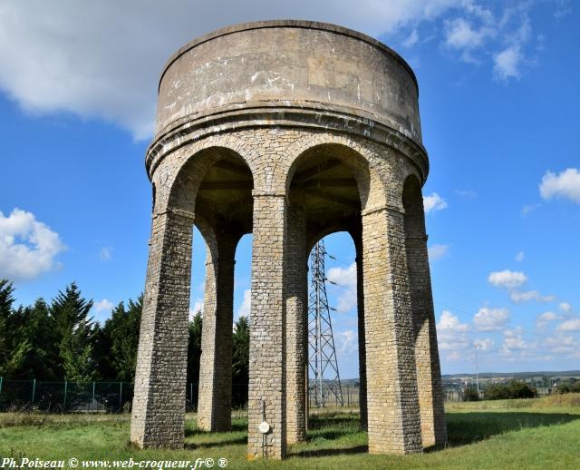 Château d'eau militaire de Saint Parize Le Châtel